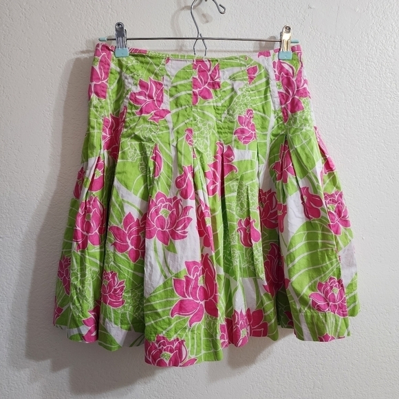 LILLY PULITZER Pink Green Lotus Frog Pleated Skirt Size 2 - Picture 3 of 6